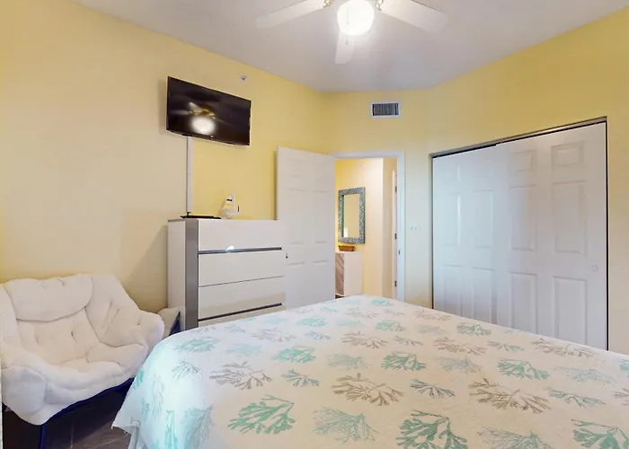 The Dunes 704 Apartment